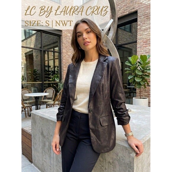LC By Laura Cruz Jackets & Blazers - LC BY LAURA CRUZ Women's Black Textured Faux Leather Ruched Sleeve Jacket S NWT